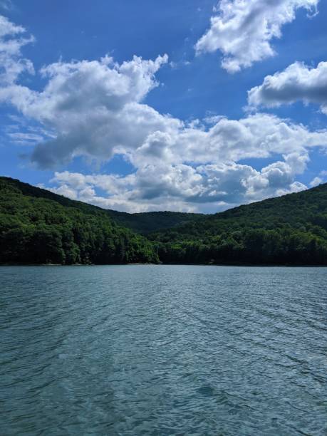 istock Pennsylvania Rolling Mountains from a Body of Water 1257116509