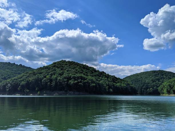 istock Pennsylvania Rolling Mountains from a Body of Water 1257116537