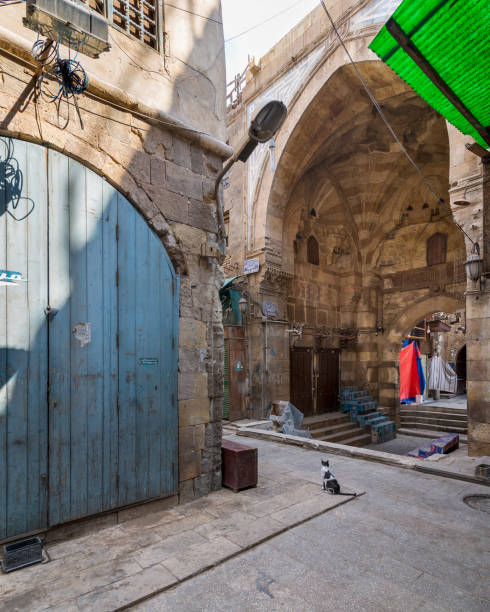 histórico bazar y souq de la era mamelada khan al-khalili, cerrados durante el encierro de covid-19, el cairo, egipto - el khalili fotografías e imágenes de stock