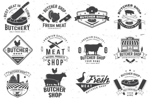 satz von metzgerei abzeichen oder etikett mit kuh, rindfleisch, huhn. vektor. vintage typografie-design mit kuh, huhn silhouette. fleischerei, markt, restaurantgeschäft. - poultry stock-grafiken, -clipart, -cartoons und -symbole