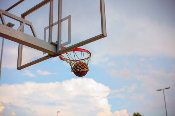 objectif - basketball business basketball hoop slam dunk photos et images de collection
