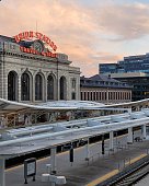 union-station-mit-sonnenuntergang.jpg?b=1&s=170x170&k=20&c=gIngeF6aTd1b0pD6BdgH0jWgi0p3CcFnuF03b9W-1ag=