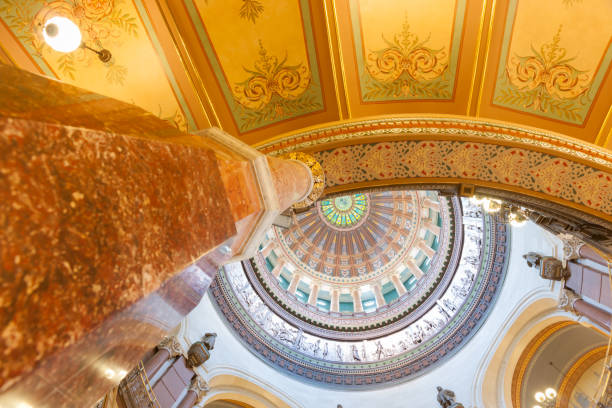 Marble pillar rising to magnificent dome in Illinois Capitol Springfield, Illinois, USA Springfield, Illinois, USA - September 1 2015;  Illinois State Capitol building marble pillar rising to magnificent dome in Illinois Capitol building. illinois state capitol stock pictures, royalty-free photos & images