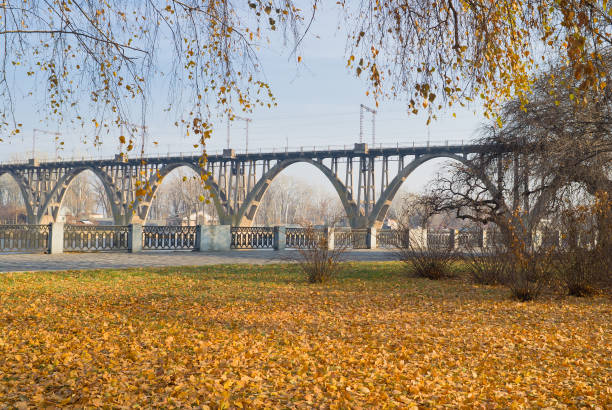 The last days of fall on an embankment in Dnepropetrovsk city, Ukraine The last days of fall on an embankment in Dnepropetrovsk city, Ukraine. dnipropetrovsk stock pictures, royalty-free photos & images