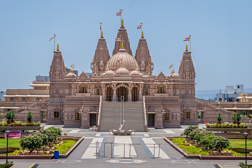 Imagen aislada del templo Shree Swaminarayan, Ambegaon, Pune, Maharashtra, India photo