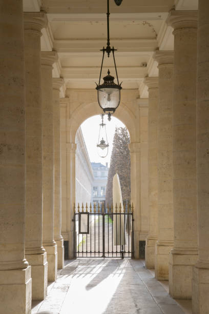 palais royal building; paris - palais royal stock-fotos und bilder