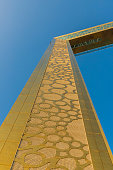 eine-typische-szene-in-dubai-vae.jpg?b=1&s=170x170&k=20&c=XhvTjAKQVgVjEHvScJX8OYXRIL5-a4qQcljzR_Ycm_Y=