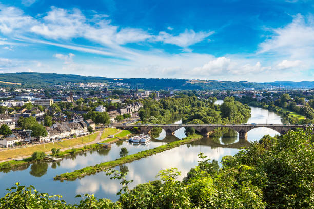 vista panorámica de tréver) - trier fotografías e imágenes de stock