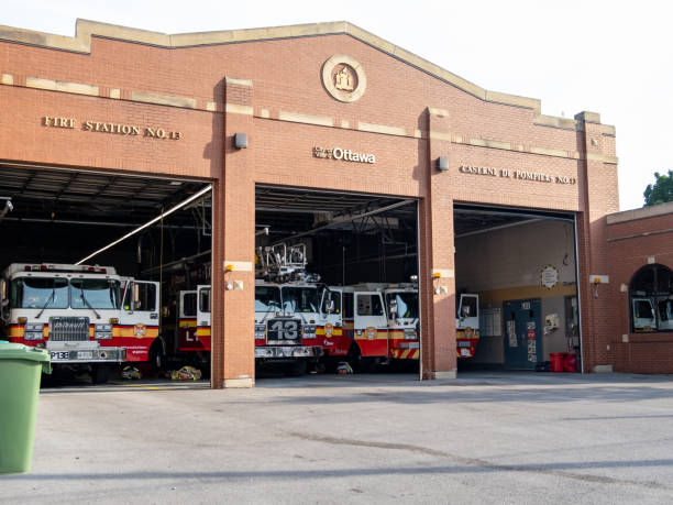 ottawa fire station 13 w: laurier and king edward - pumper zdjęcia i obrazy z banku zdjęć