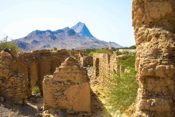 historische ruinen in tanuf, oman - tanuf village stock-fotos und bilder