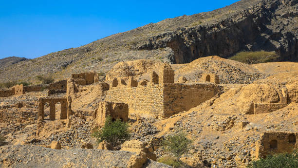 historische ruinen in tanuf, oman - tanuf village stock-fotos und bilder