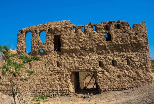 historische ruinen in tanuf, oman - tanuf village stock-fotos und bilder