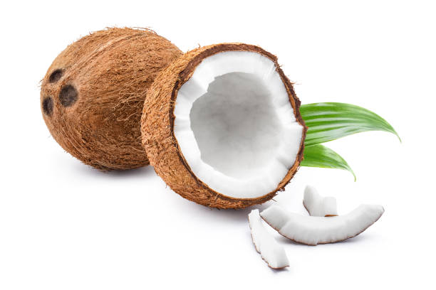 deliciosos cocos com folhas no branco - coconut flakes - fotografias e filmes do acervo