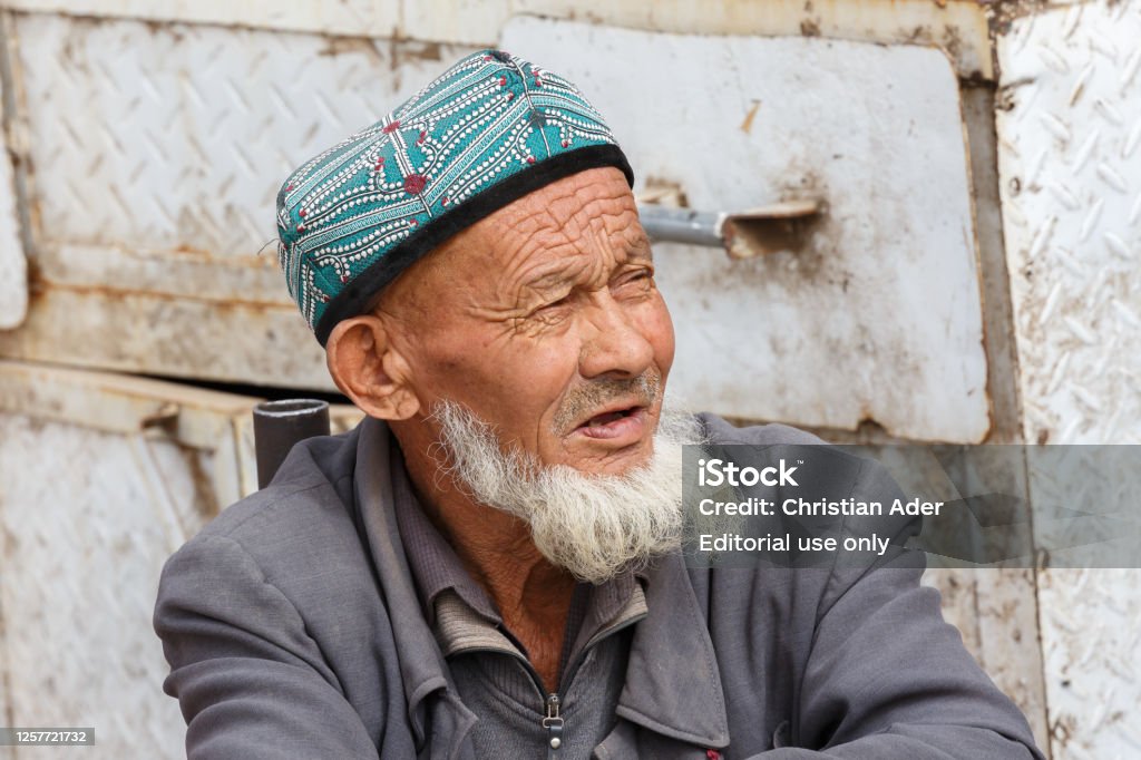 Uygur Azınlığının Yaşlı Sakallı Bir Adamın Portresi Stok Fotoğraflar & Adamlar'nin Daha Fazla Resimleri - iStock