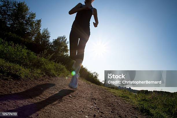 Photo libre de droit de Matin De Course banque d'images et plus d'images libres de droit de 16-17 ans - 16-17 ans, Activité de loisirs, Adolescence