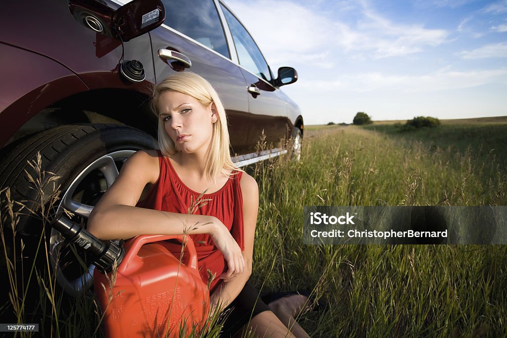 Uscita del gas - Foto stock royalty-free di Automobile in panne