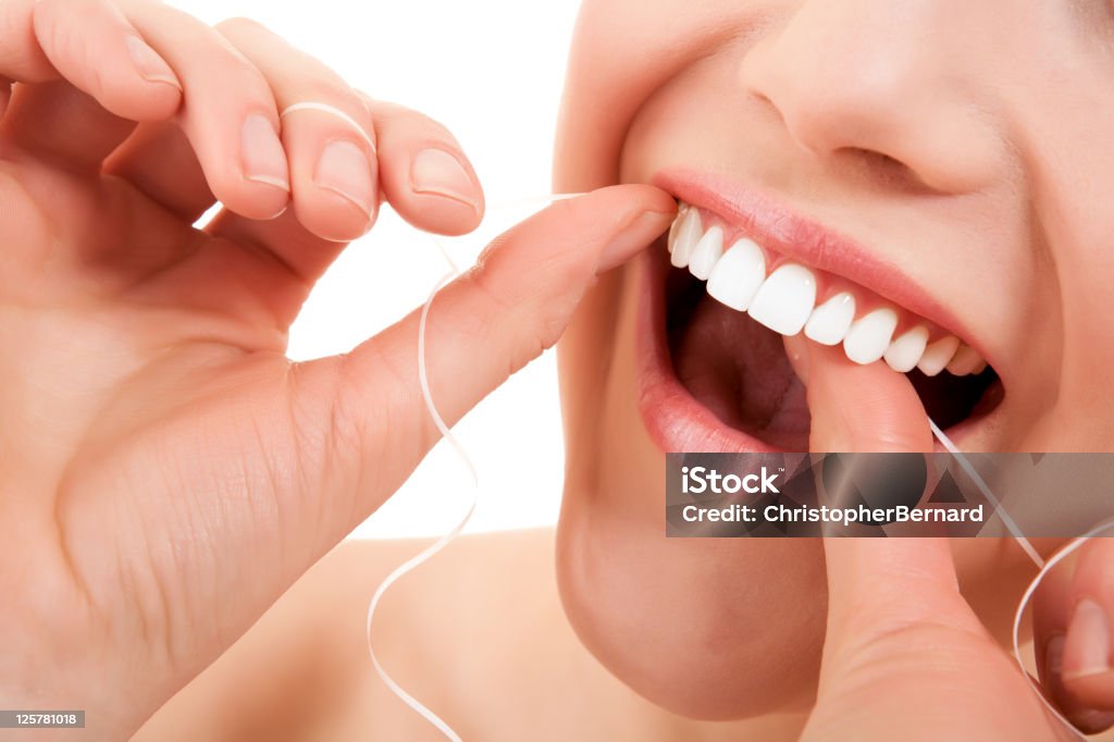 Close-up de uma mulher flossing - Royalty-free 20-24 Anos Foto de stock