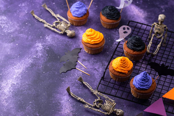 Halloween cupcakes with color cream
