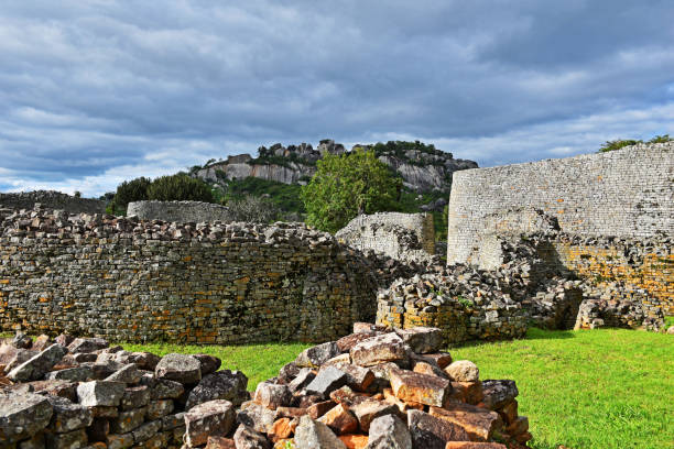 grandi rovine dello zimbabwe - ancient wonder foto e immagini stock