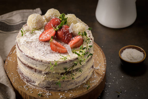 istock Naked cake with strawberries 1257932201