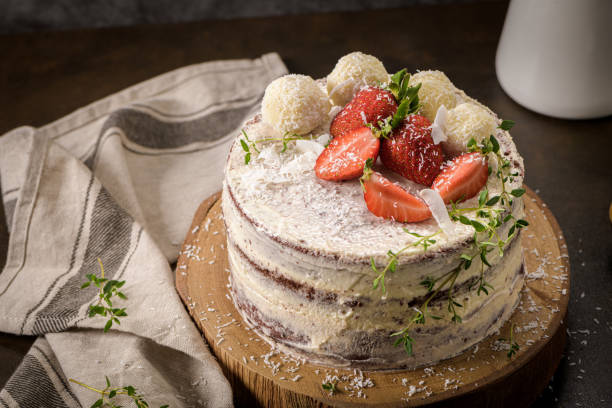 istock Naked cake with strawberries 1257932245