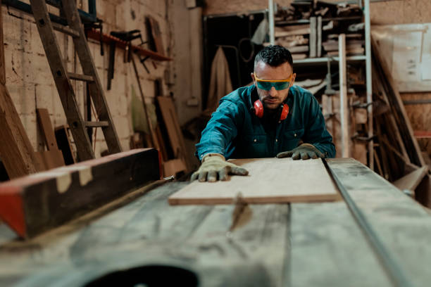 istock Keeping small businesses in the loop 1257952492
