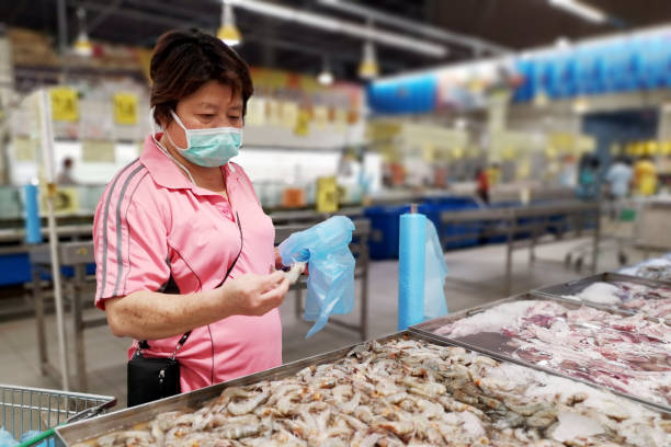istock Shopping Groceries 1257952508