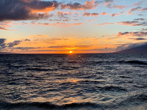 tramonto hawaiano - mcgraw foto e immagini stock