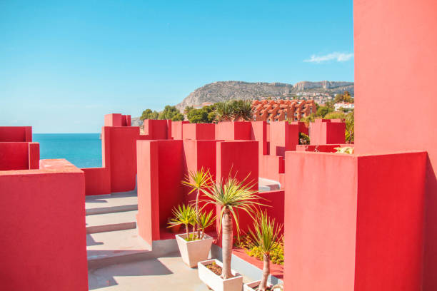 istock The Red Muralle by Ricardo Bofill 1258030769