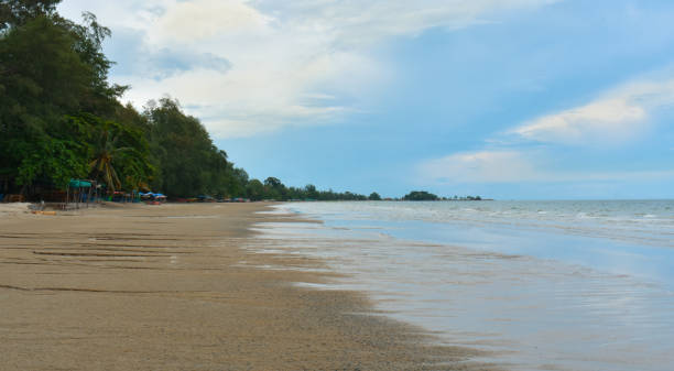 istock The seashore and the sea have a beautiful sky. 1258034227