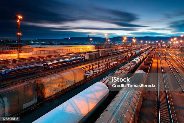 Güterzugverkehr Und Bahn Stockfoto und mehr Bilder von Güterzug - Güterzug, Eisenbahn, Bahnfracht