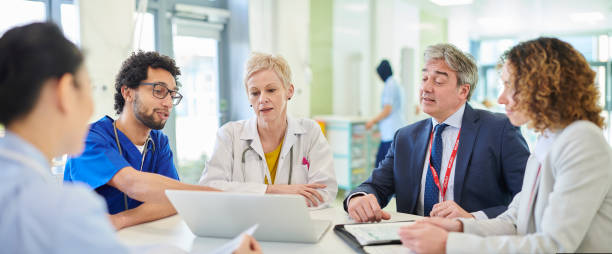 istock hospital meeting 1258121418