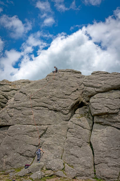 haytor (hay tor) on dartmoor - dartmoor haytor rocks rock outcrop imagens e fotografias de stock