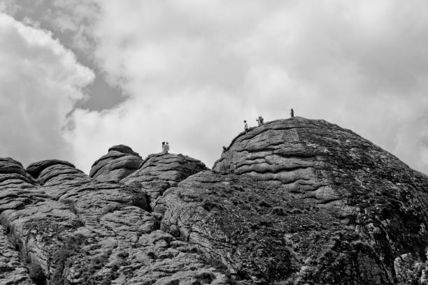 haytor (hay tor) on dartmoor - dartmoor haytor rocks rock outcrop imagens e fotografias de stock