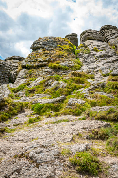 haytor (hay tor) on dartmoor - dartmoor haytor rocks rock outcrop imagens e fotografias de stock