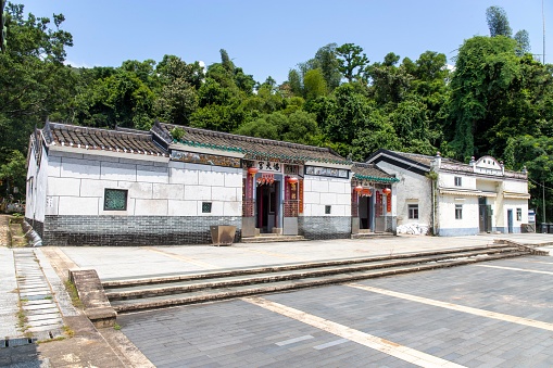 Siu Ying Primary School of Lai Chi Wo.Lai Chi Wo is a Hakka village near Sha Tau Kok, in the northeastern New Territories of Hong Kong. 400 years ago before the Hakka people settled there.24 Oct 2019