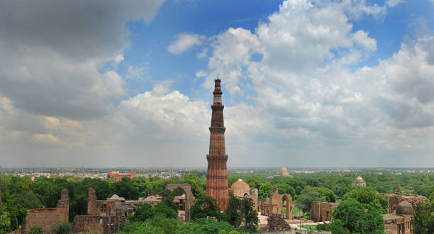 파노라마 쿠탭 미나르 - quitab minar qutab delhi new delhi 뉴스 사진 이미지