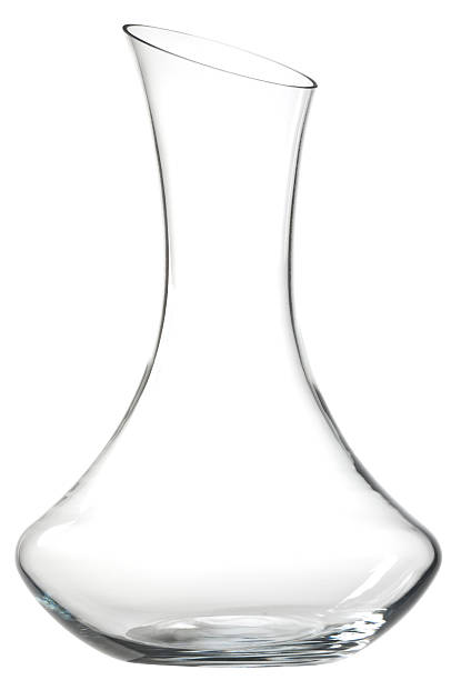 carafe en verre - carafe decanter glass wine photos et images de collection