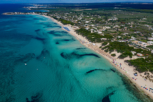vista aérea drone de salento punta prosciutto porto cesare0 puglia italy ciudad costera photo
