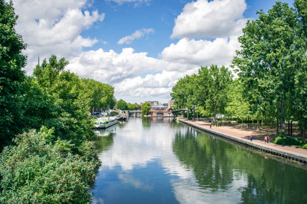 istock Canals of Amiens 1259036594