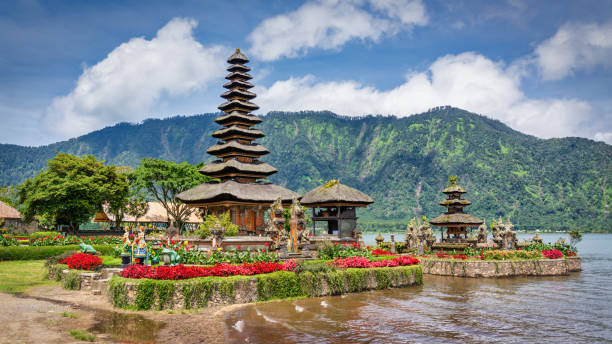 발리 푸라 울룬 다누 브라탄 힌두 사원 파노라마 인도네시아 - ubud 뉴스 사진 이미지