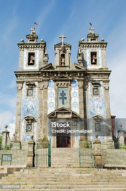 Iglesia De Santo Ildefonso En Porto Portugal Foto de stock y más banco de imágenes de Baldosa - Baldosa, Barroco, Catolicismo