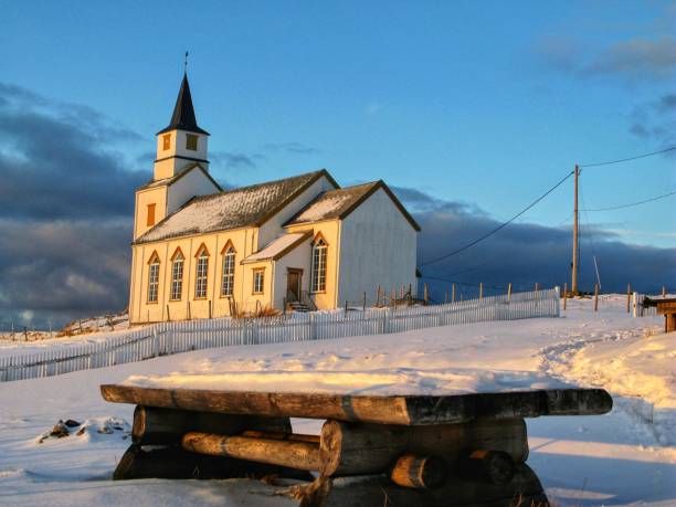 tromso montaña marina y nieve - 16747 fotografías e imágenes de stock