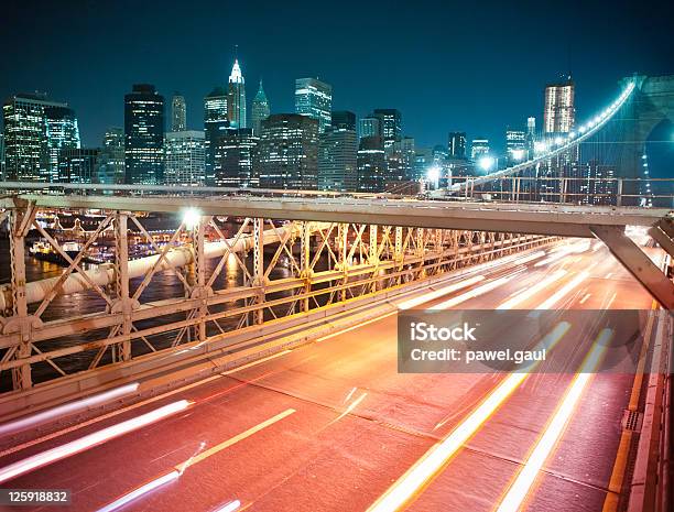 Brooklyn Bridge Nocą - zdjęcia stockowe i więcej obrazów Architektura - Architektura, Bez ludzi, Dzielnica finansowa