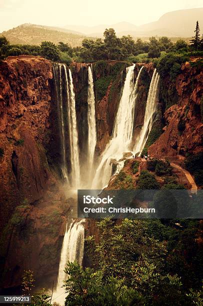 Cascades Dузуд Водопады Марокко — стоковые фотографии и другие картинки Африка - Африка, Без людей, Вертикальный