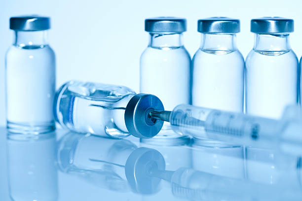 의료 series--injection - syringe injecting vaccination medicine 뉴스 사진 이미지