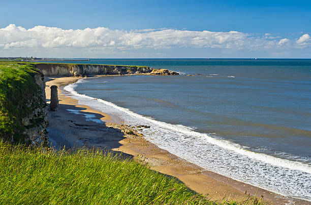 clifftop litoral - horizon over water england uk summer imagens e fotografias de stock