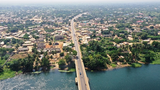 Puente Volta inferior (puente más largo de Ghana) photo
