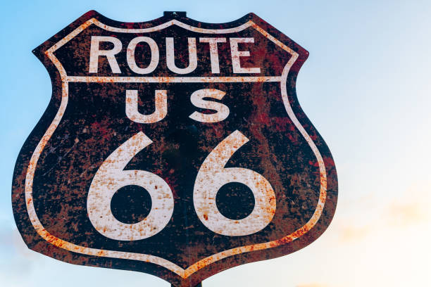 vintage route 66 sign on highway in los angeles, california - route 66 road sign california imagens e fotografias de stock