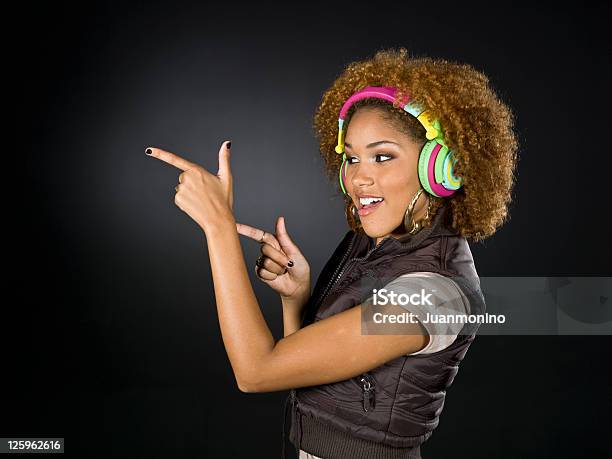 Radio Dziewczyna - zdjęcia stockowe i więcej obrazów Kreole - Kreole, Muzyka, Profil - Z boku